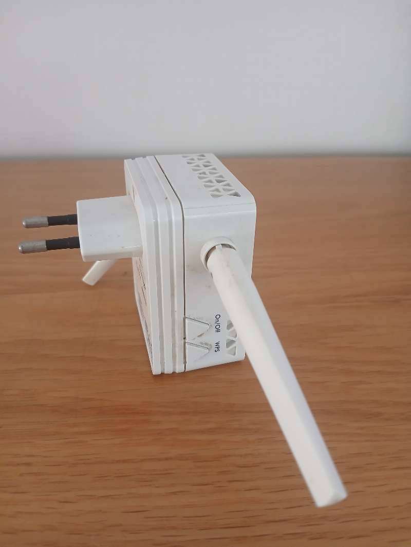 Netgear N300 WiFi Range Extender EX2700 - Boost Your Wireless Signal