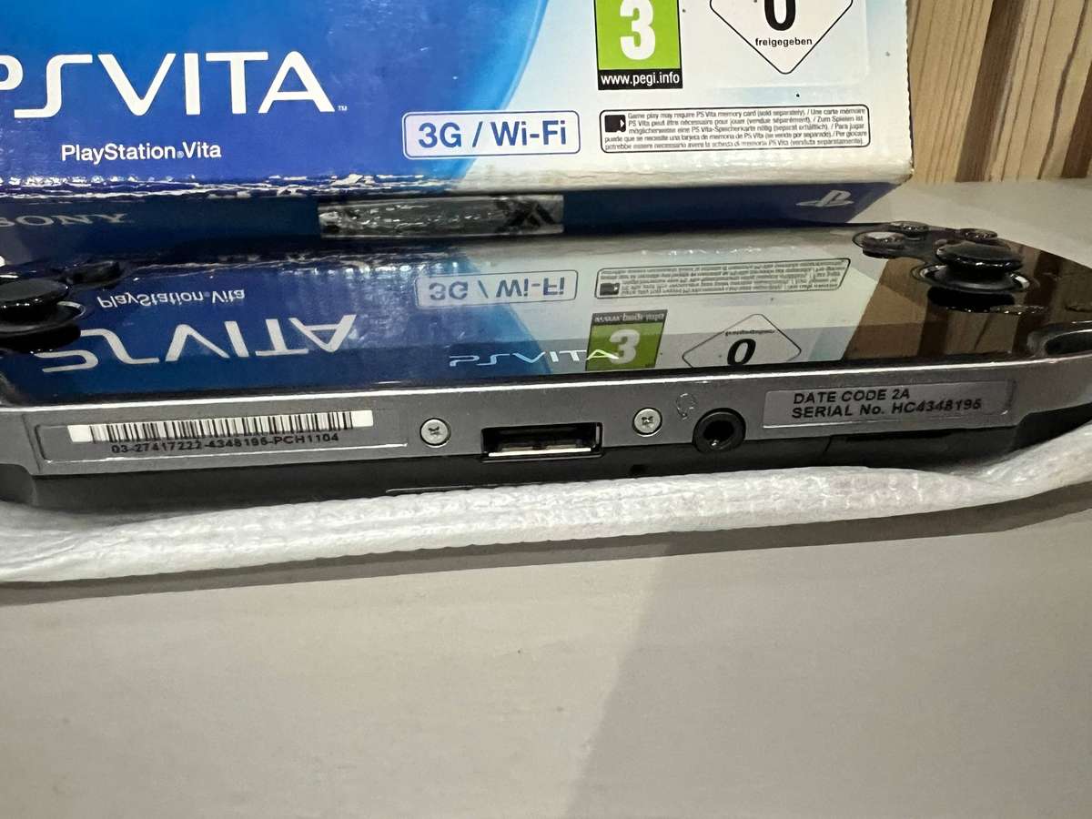 PlayStation Vita OLED PCH-1104 with 12 Games Bundle - Secondhand