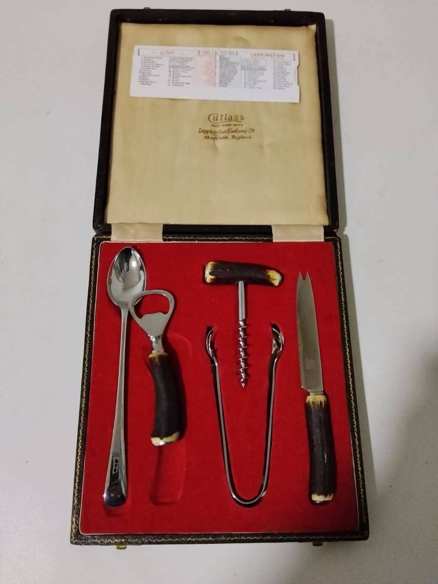 Cutlass Leppington Sheffield bar set with stag horn handles
