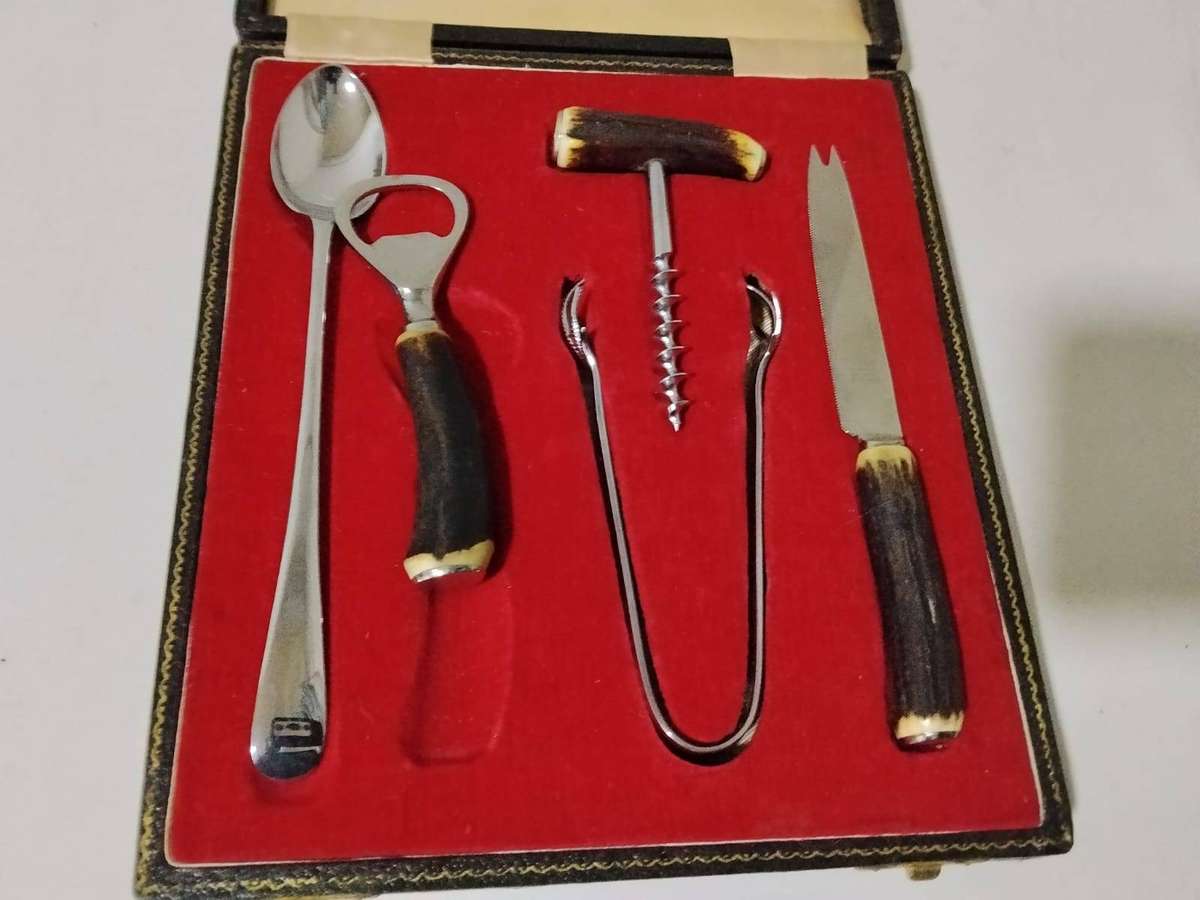 Cutlass Leppington Sheffield bar set with stag horn handles