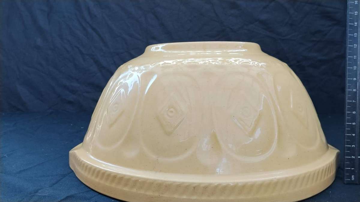 The GRIPSTAND Mixing Bowl