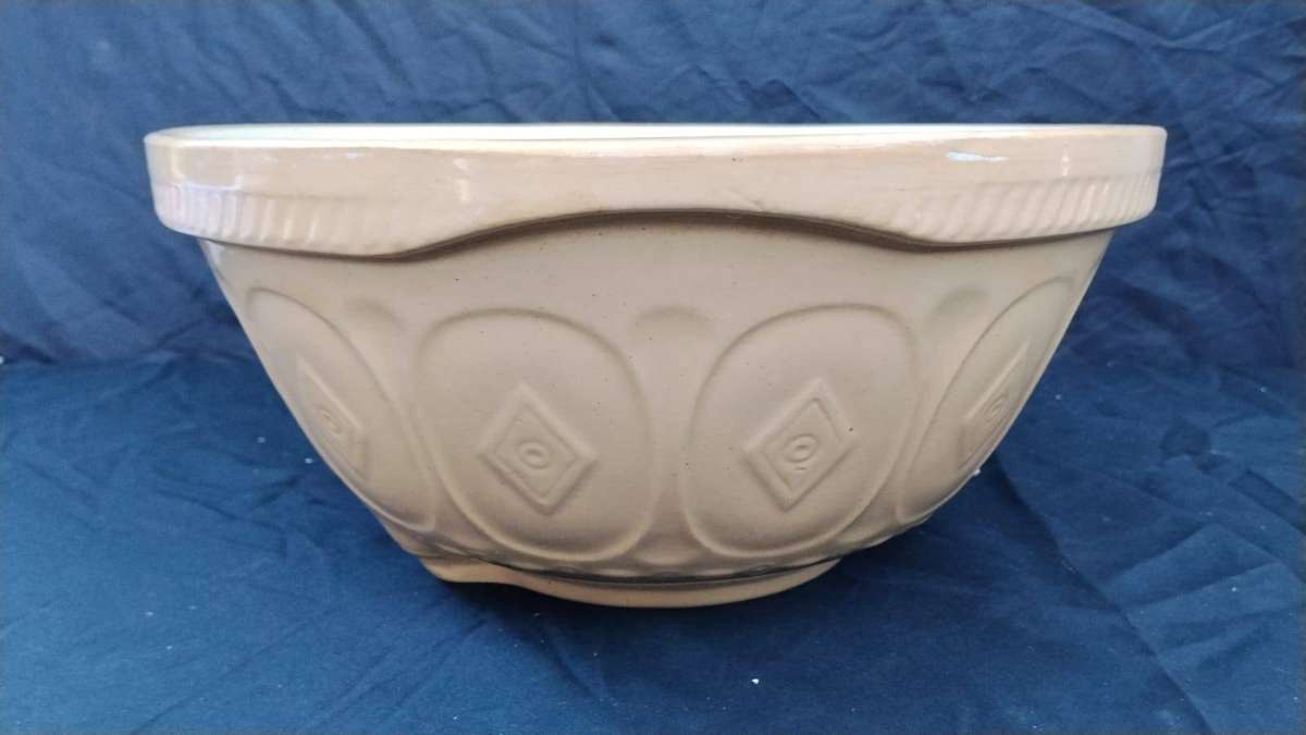 The GRIPSTAND Mixing Bowl