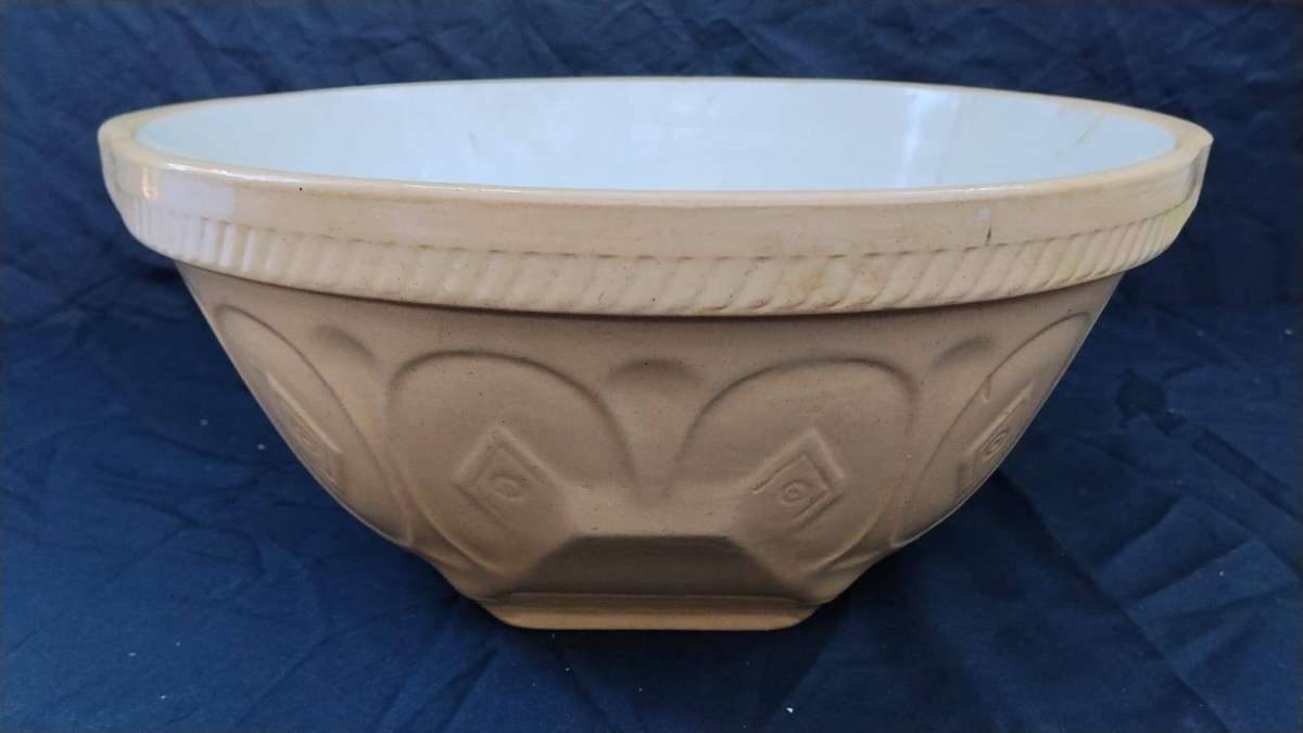 The GRIPSTAND Mixing Bowl