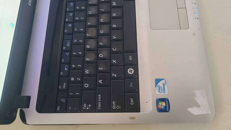Samsung RV510 Celeron Laptop 4GB RAM 500GB HDD Space (READ DES)