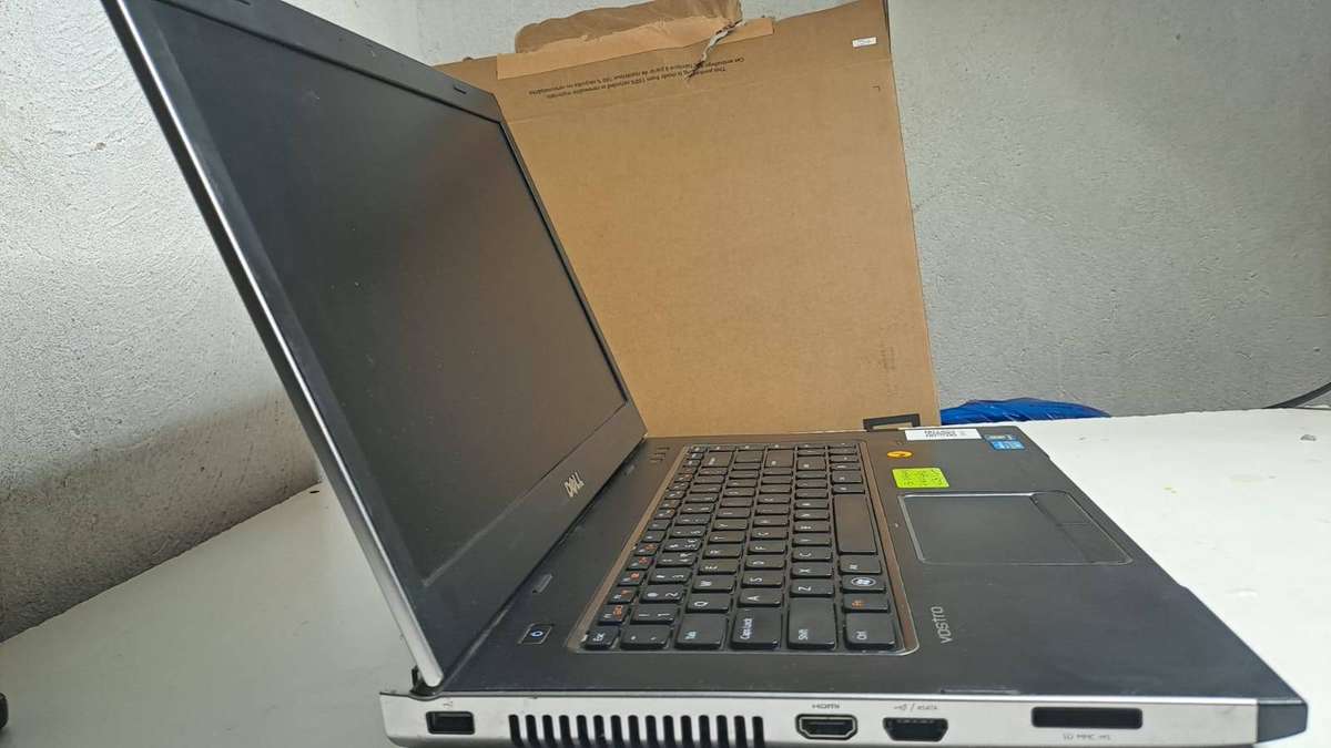 DELL VOSTRO 3550 Core i5 4GB RAM 300GB HDD Laptop