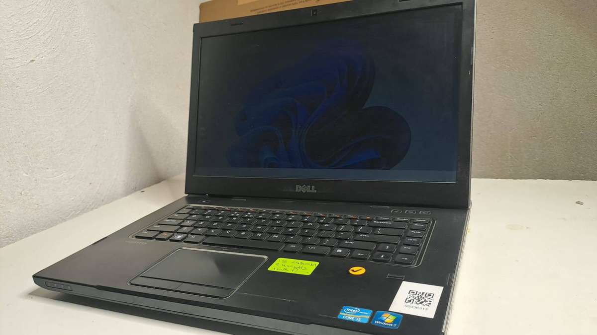 DELL VOSTRO 3550 Core i5 4GB RAM 300GB HDD Laptop
