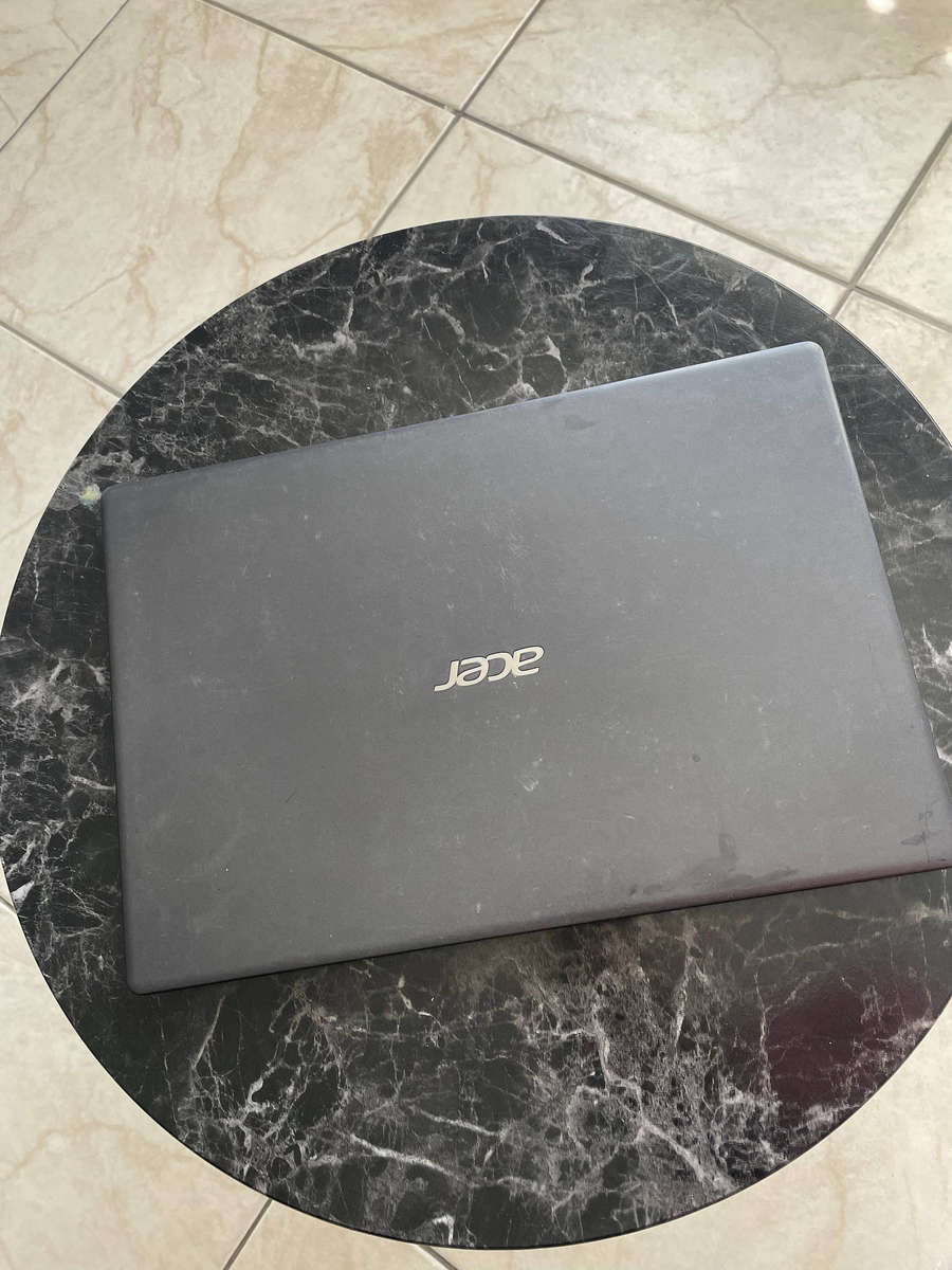 Acer Laptop - 4GB RAM, 256GB HDD, Full HD Display