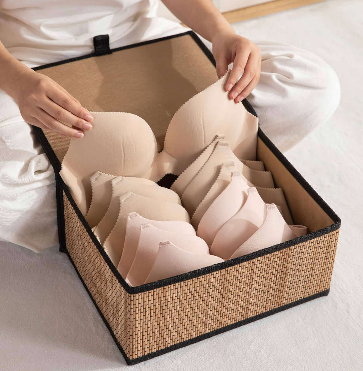 Set of 3 foldable woven storage boxes with lids - versatile home organisation