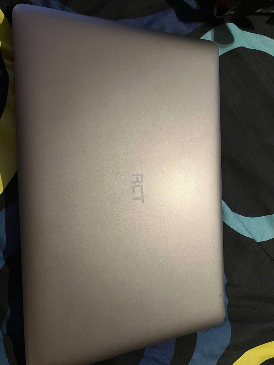 Laptop rct core i3,4GB ram,128gb ssd,14inch screen.
