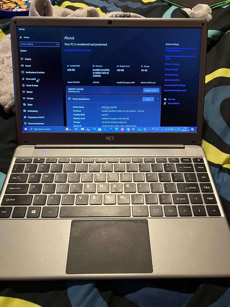 Laptop rct core i3,4GB ram,128gb ssd,14inch screen.
