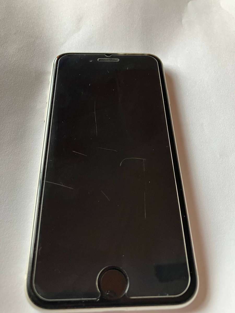 IPhone se3 64gb