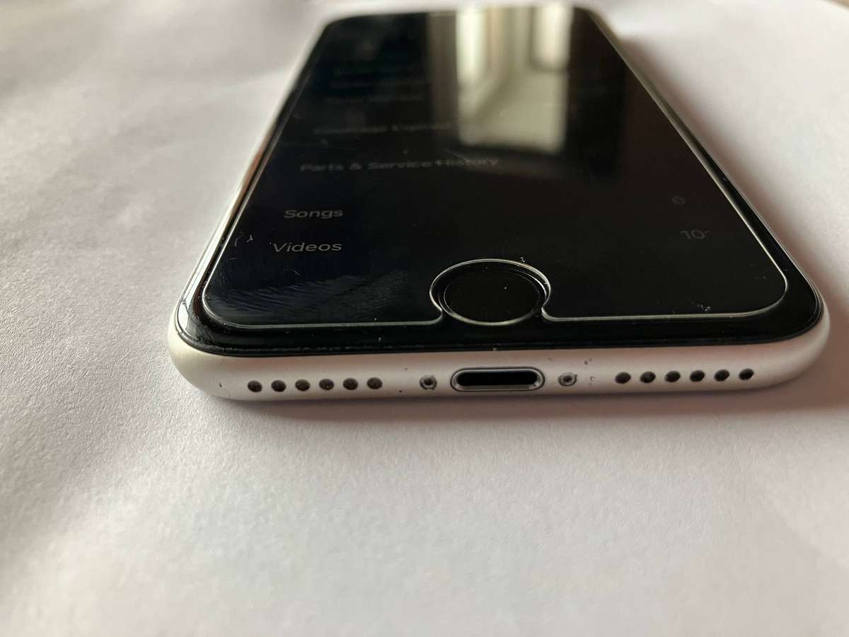 IPhone se3 64gb