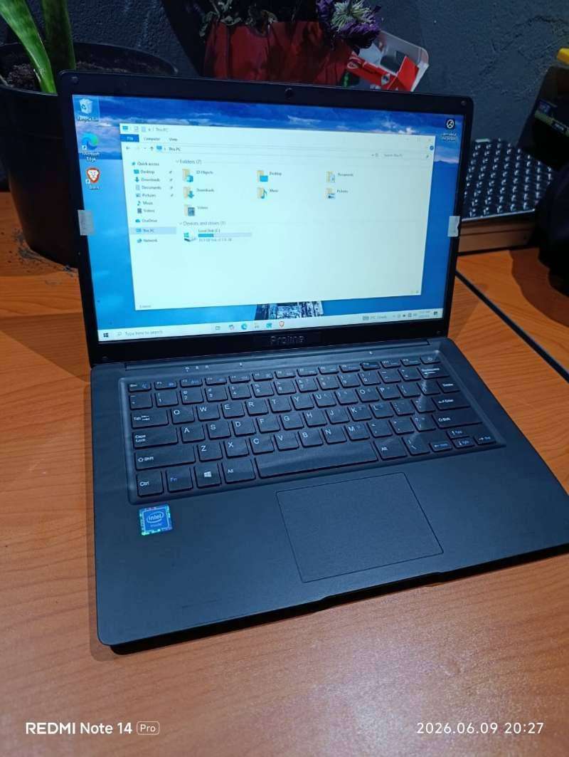 Laptop (suitable for work or school) slightly used