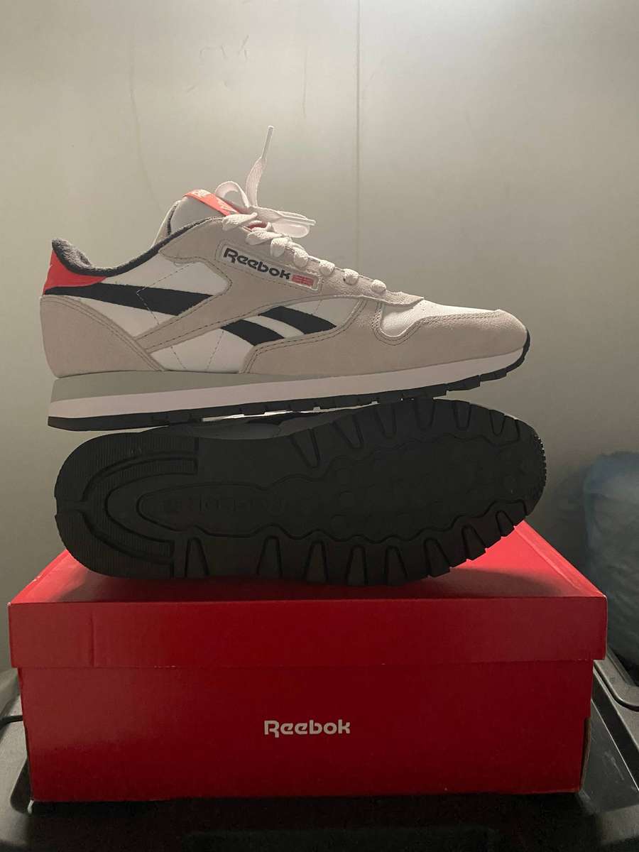 Reebok Classic Leather Shoe For Sale