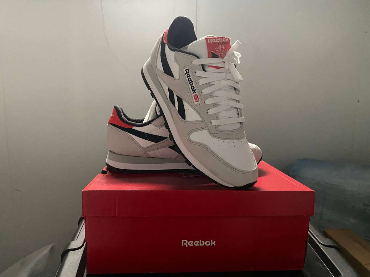 Reebok Classic Leather Shoe For Sale