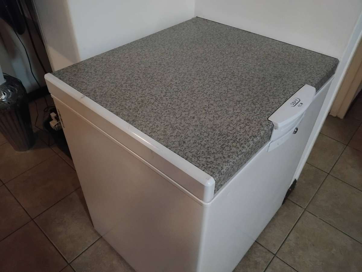 Defy CF-210-HC Chest Freezer 195 Litres