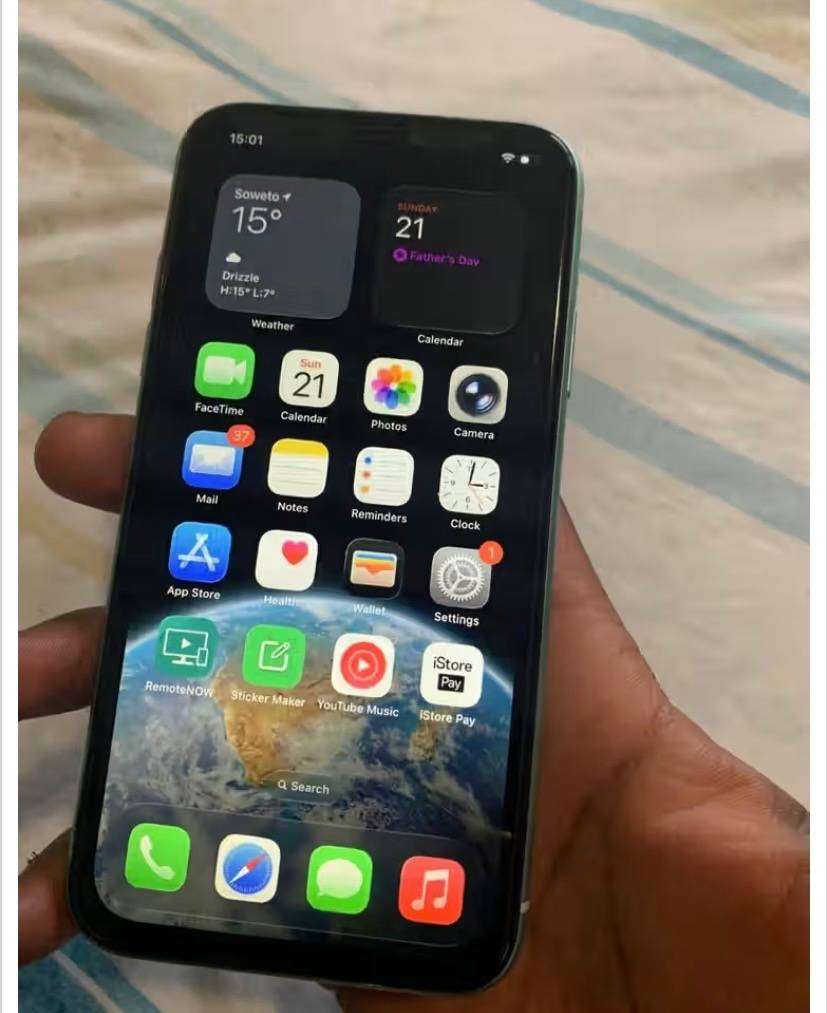 iPhone 11