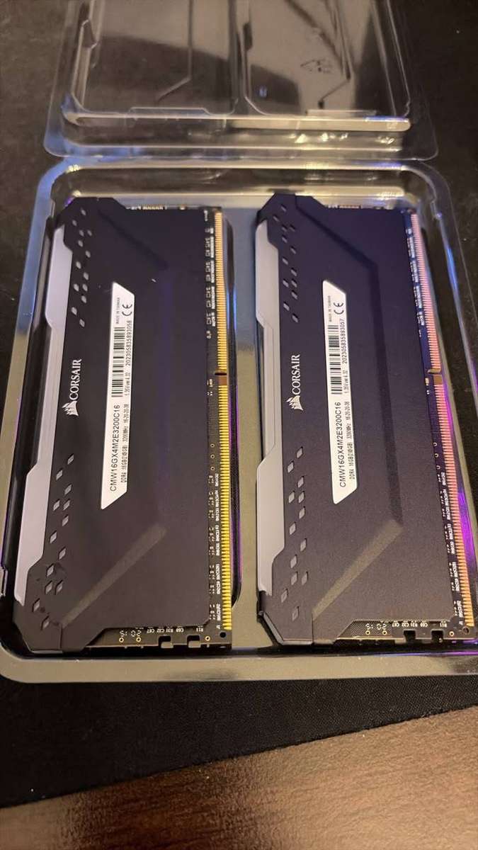 Corsair Vengeance 16GB 3200MHz RGB Pro DDR4 RAM