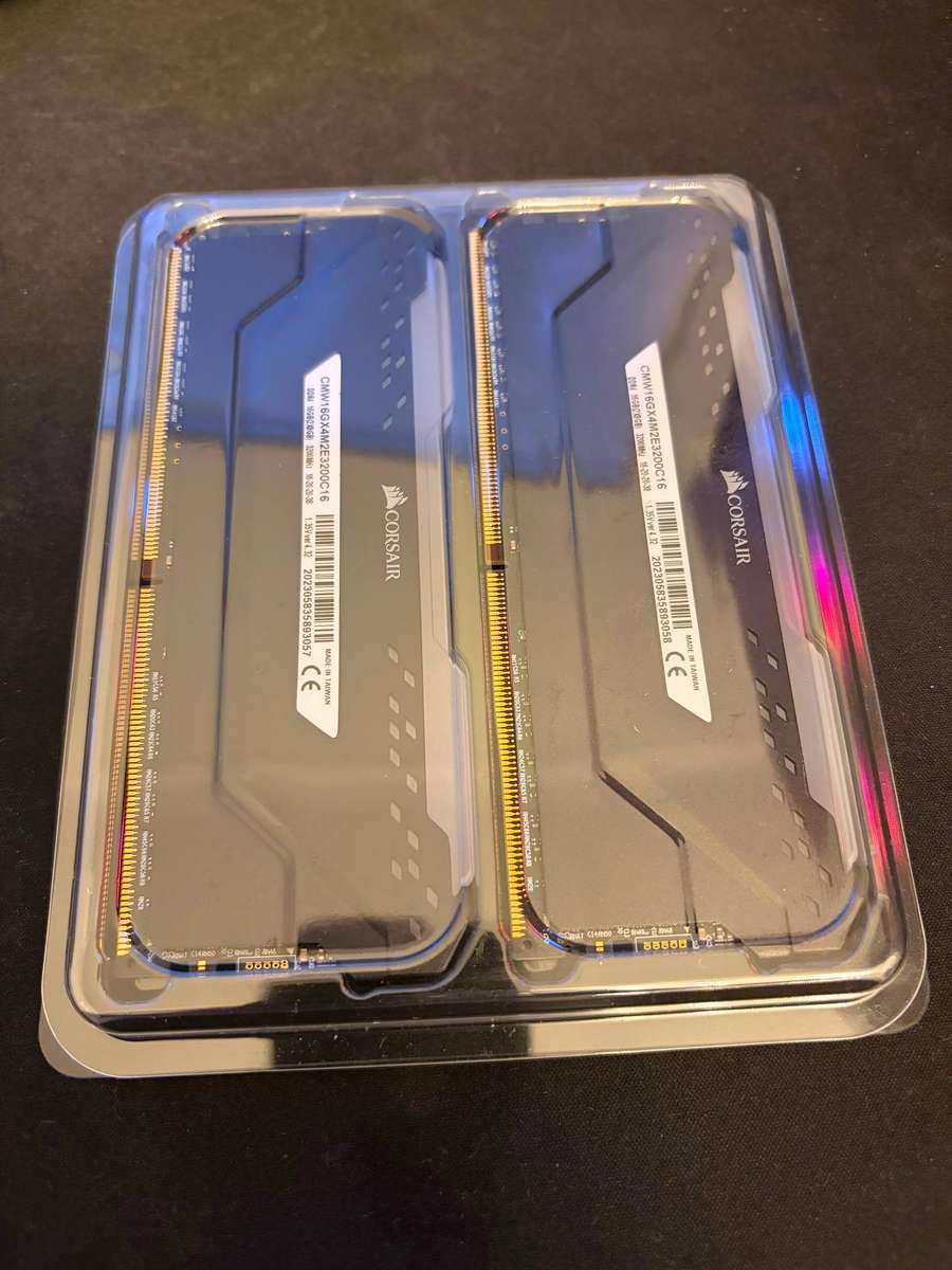 Corsair Vengeance 16GB 3200MHz RGB Pro DDR4 RAM