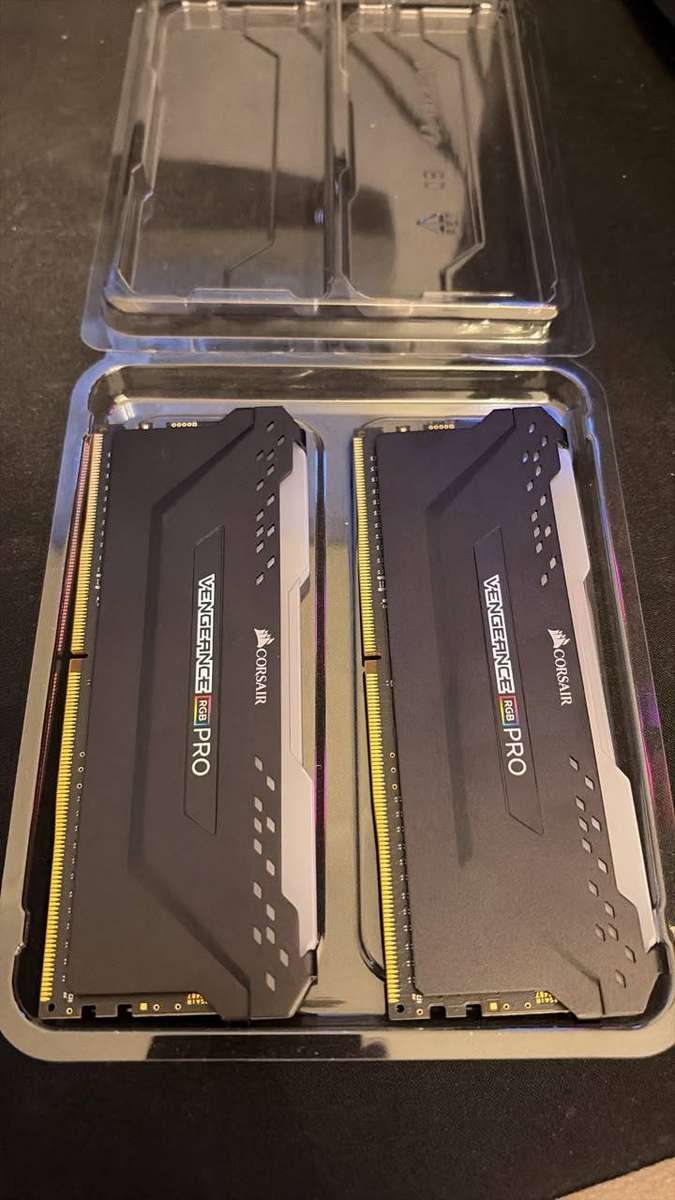 Corsair Vengeance 16GB 3200MHz RGB Pro DDR4 RAM