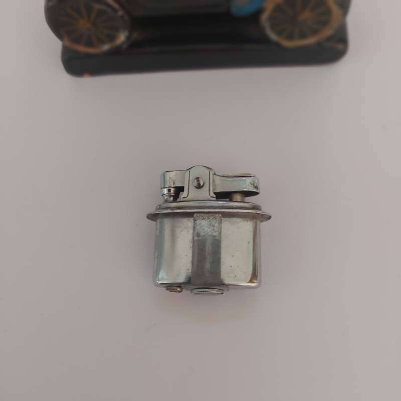 Vintage ceramic table lighter