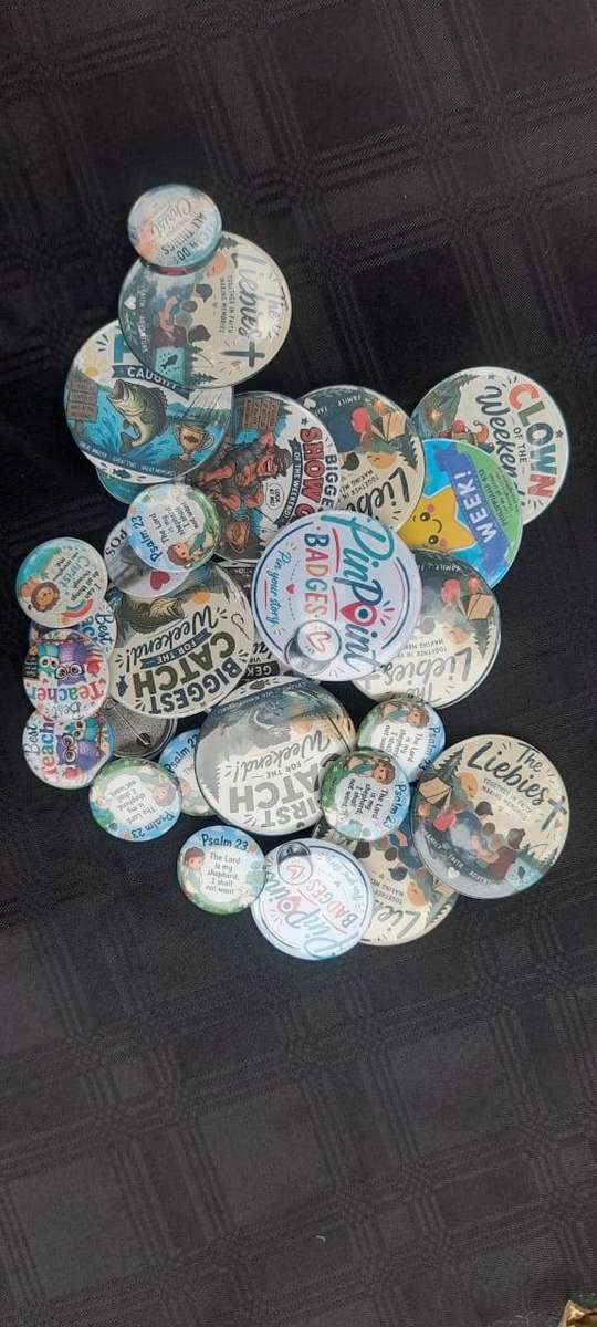44 mm Custom Pin Badges