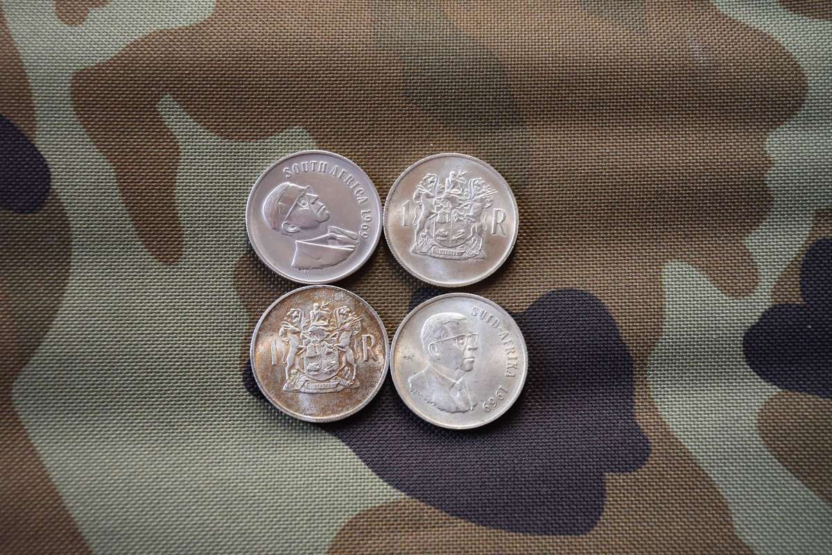 SOUTH AFRICAN 1969 1 RAND COIN [4 PIECE SET]