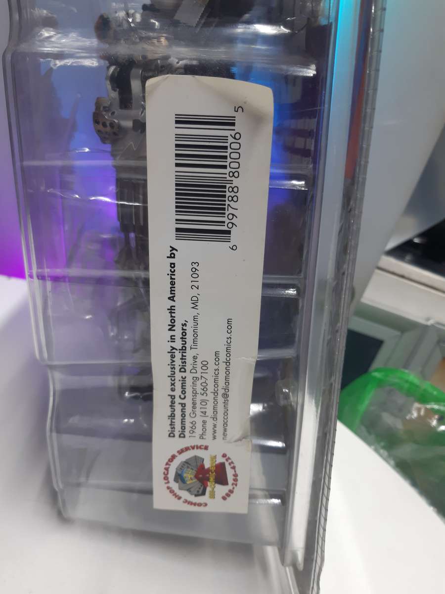 TRIGUN - MONEV THE GALE - THE PLANET GUN SMOKE FIGURINE