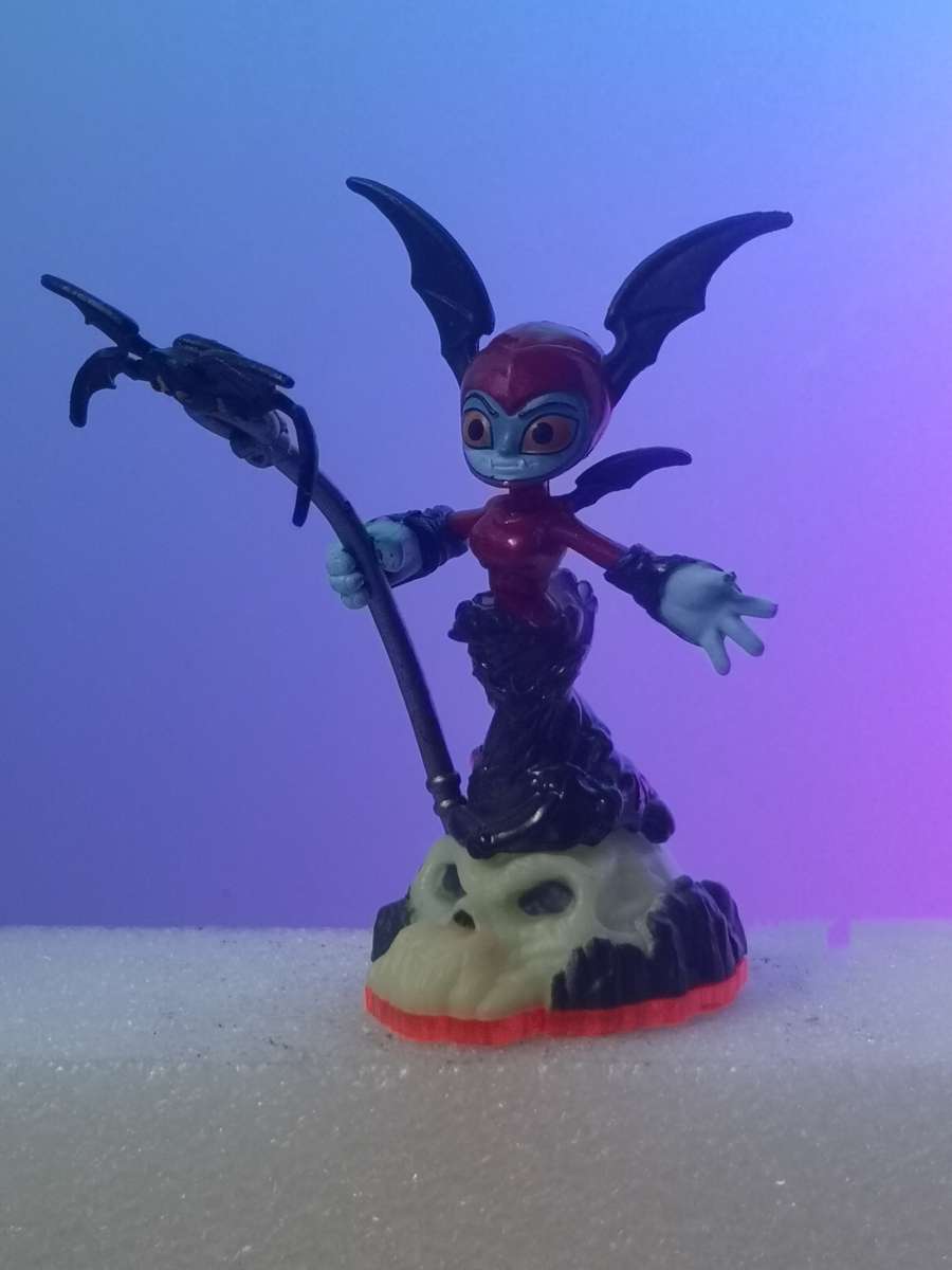 Skylanders Trap Team Bat Spin figurine