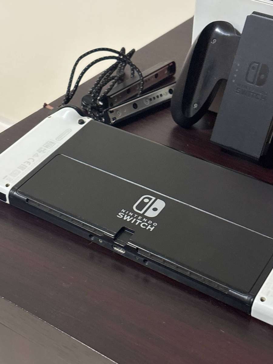 Nintendo Switch OLED Model with Legend of Zelda: Link's Awakening Bundle
