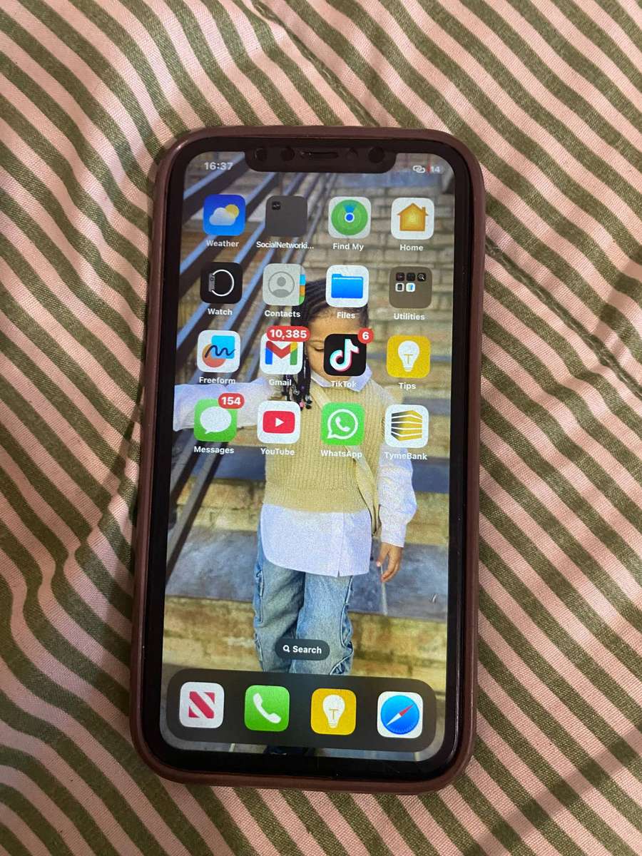 Apple iPhone XR 64GB - Secondhand Smartphone with Retina Display