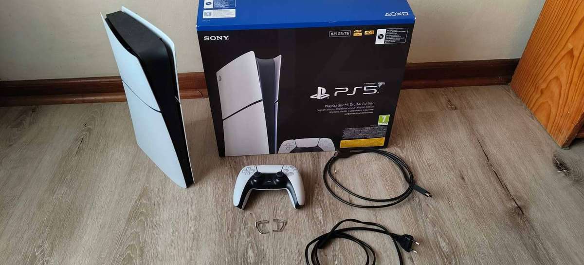 Ps5 Slim Digital + 1 Midnight black controller