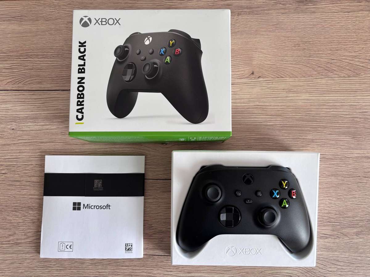 Xbox Series S 512GB SSD Console with Extra Wireless Controller