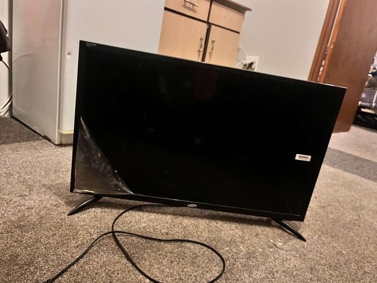 Yachisa flat smart TV
