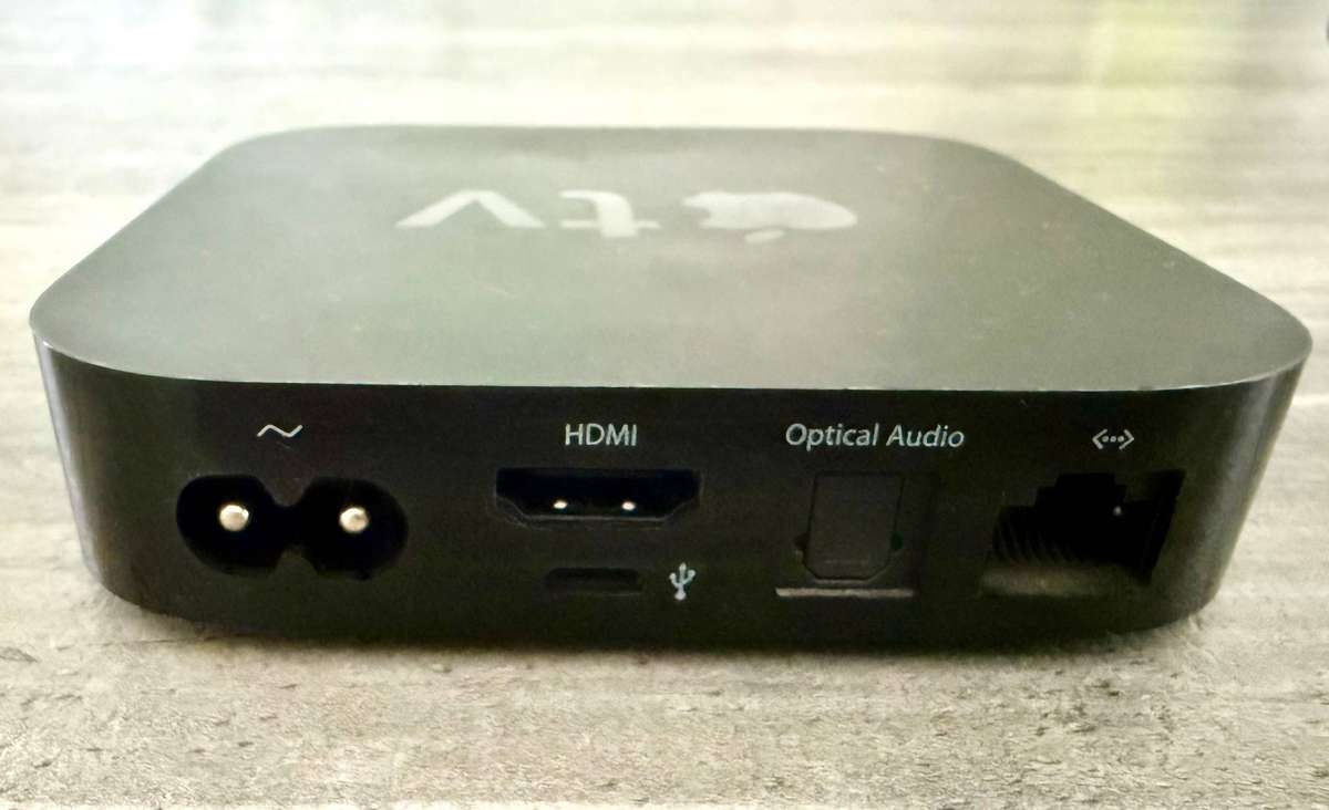 Apple TV Gen 3 Model A1469 with remote & power cord