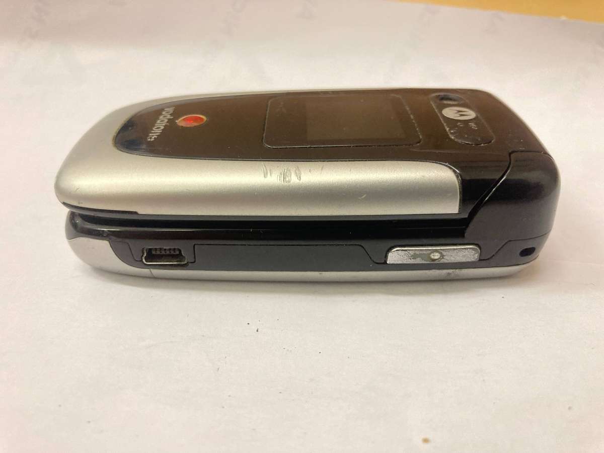 Motorola V360v Flip Phone - UNTESTED