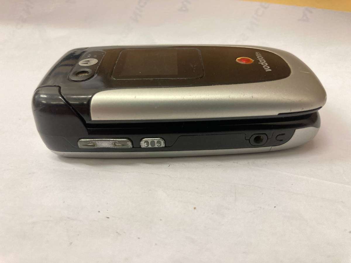 Motorola V360v Flip Phone - UNTESTED