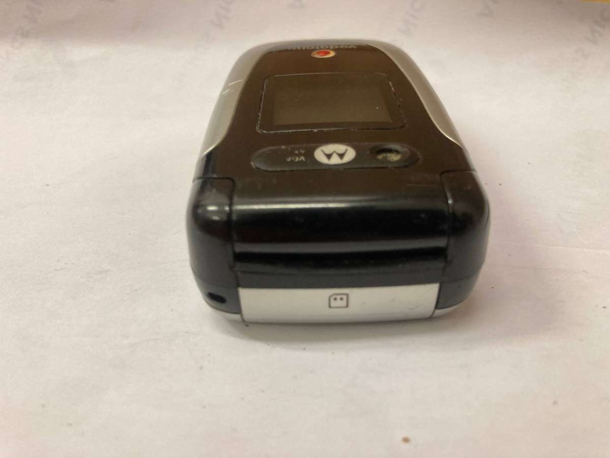 Motorola V360v Flip Phone - UNTESTED