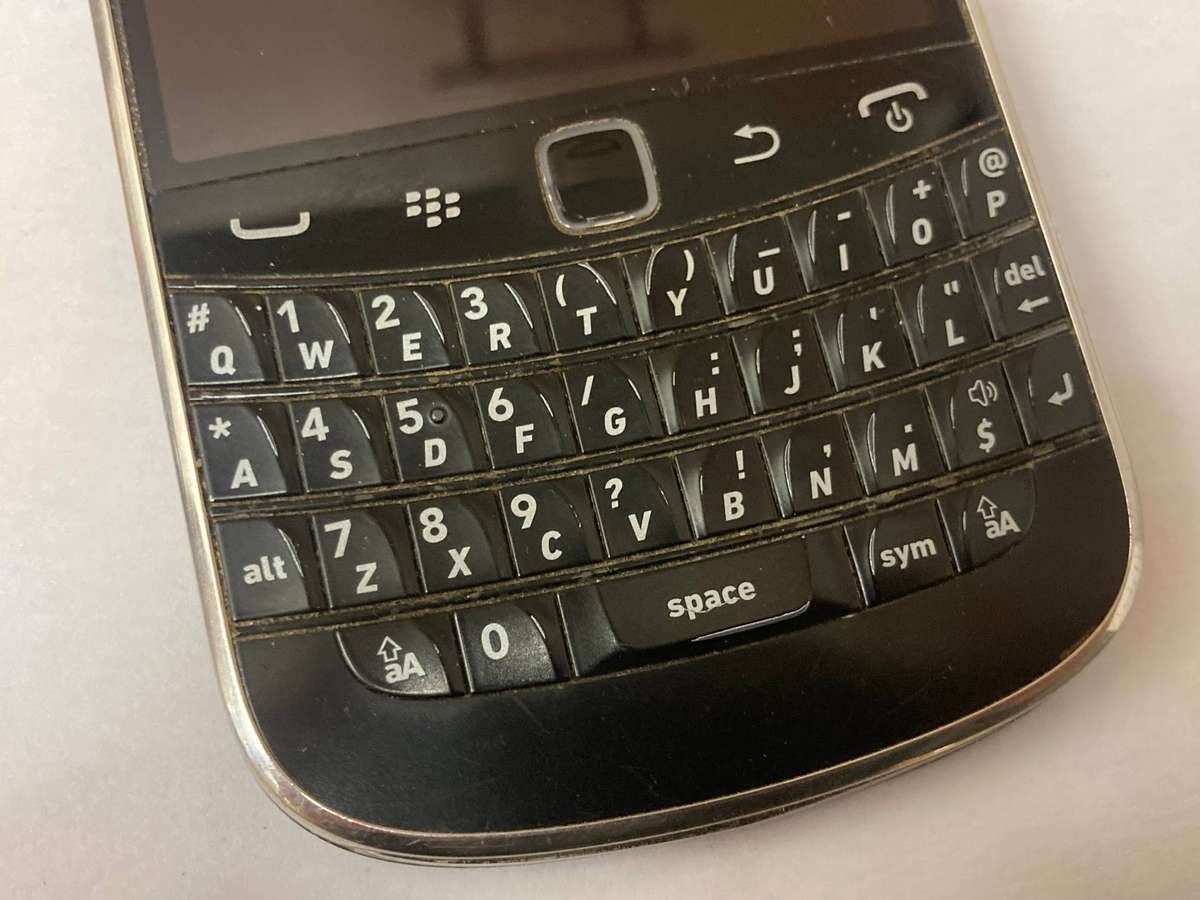 Blackberry Bold 9900 - UNTESTED