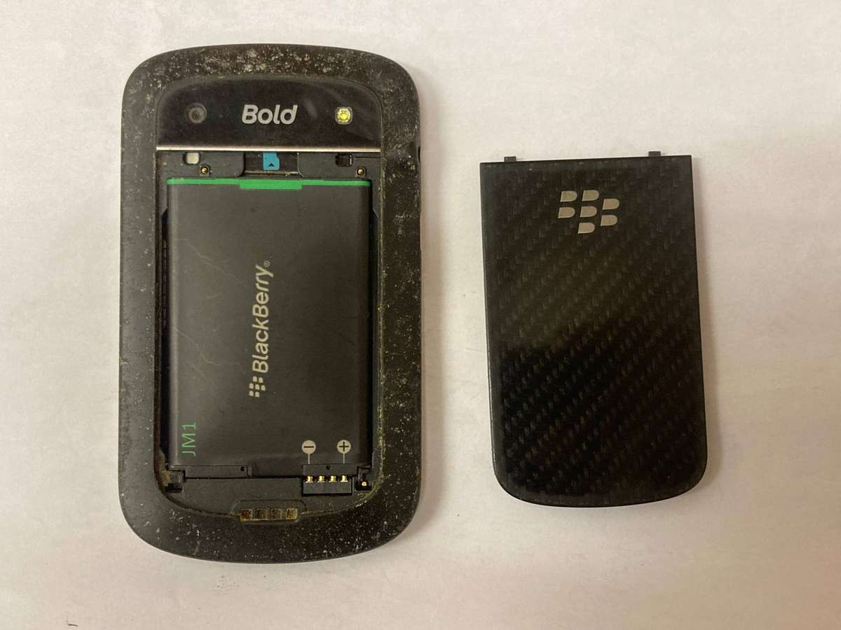 Blackberry Bold 9900 - UNTESTED