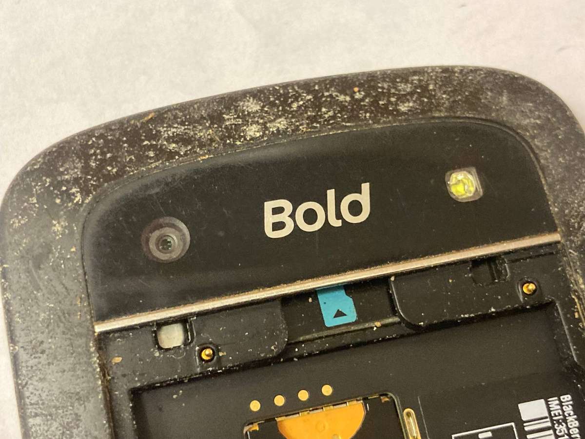 Blackberry Bold 9900 - UNTESTED
