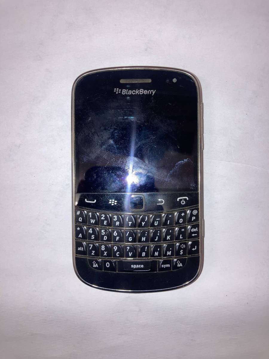Blackberry Bold 9900 - UNTESTED