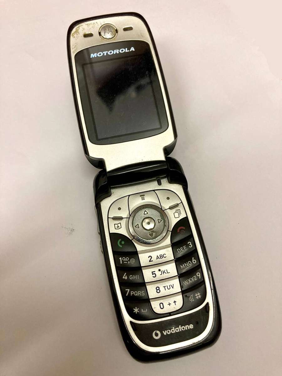 Motorola Flip Phone - UNTESTED