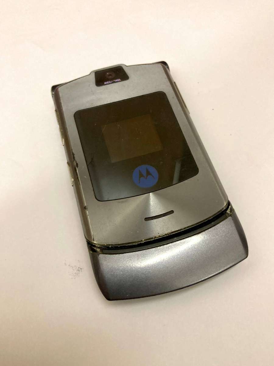 Motorola Flip Phone - UNTESTED