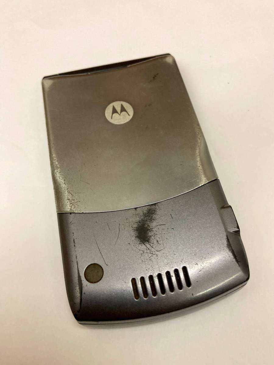 Motorola Flip Phone - UNTESTED