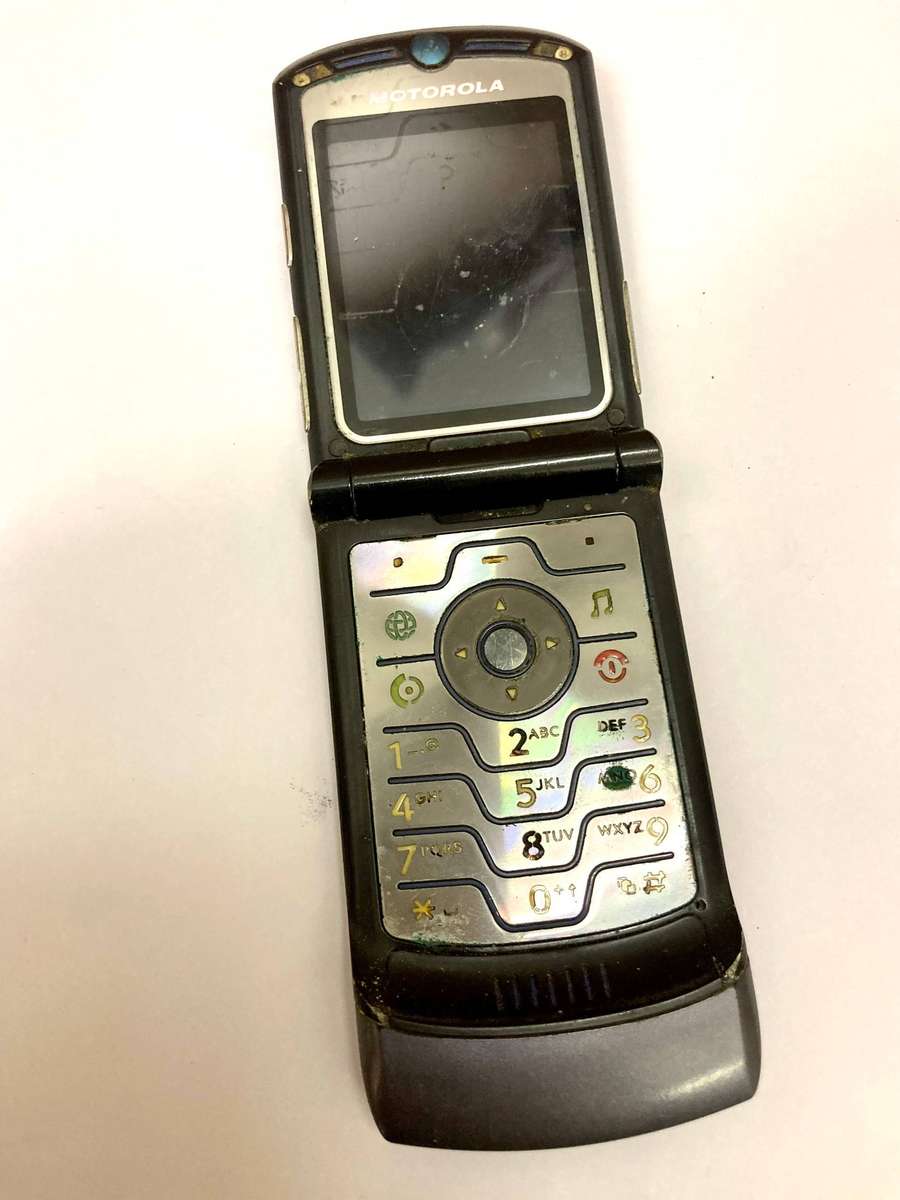 Motorola Flip Phone - UNTESTED