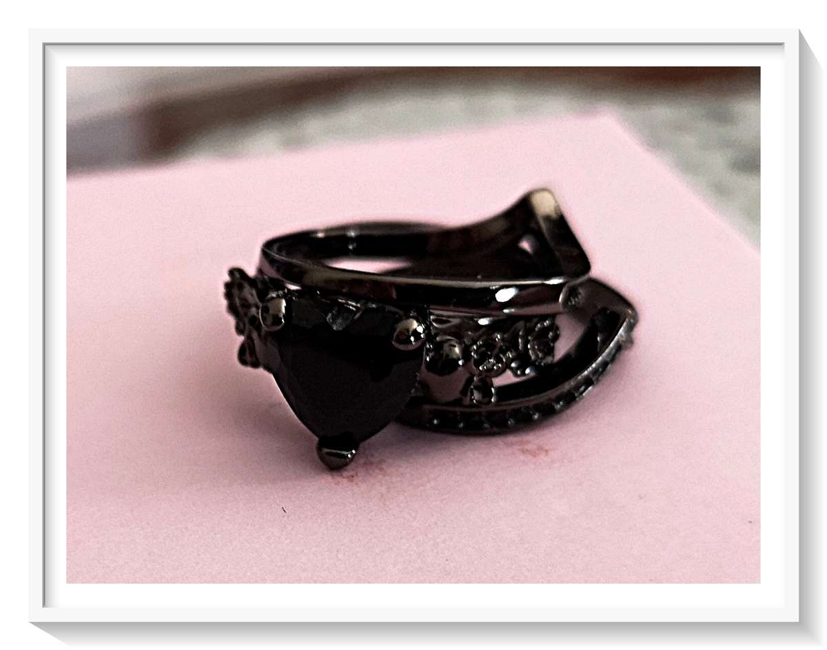 A Trio Black Gothic Steel Ring with Glimmering Obsidian Colour Heart Looks Even Better at Night ****