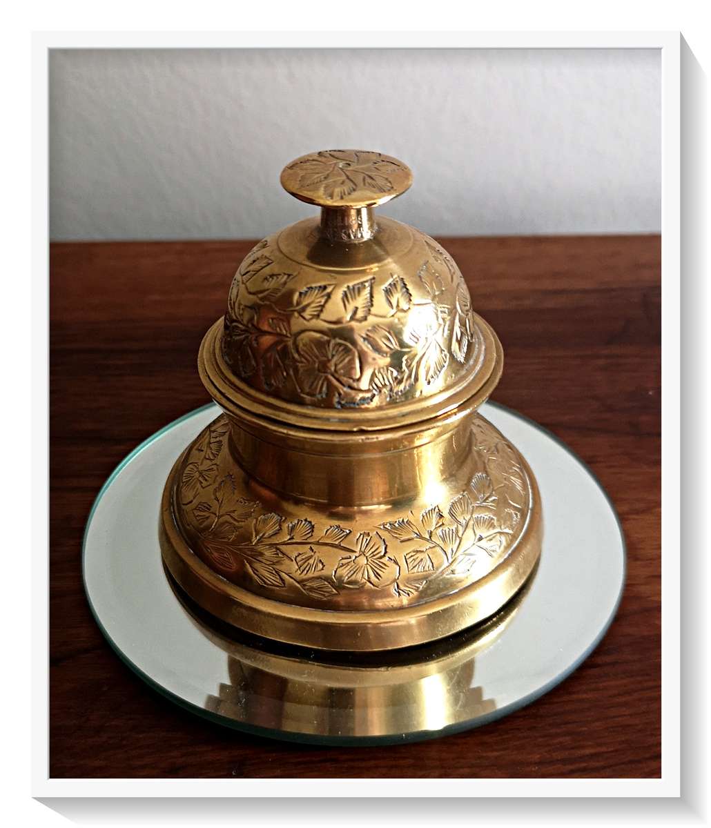 Brass Elephant Bell - Gorgeous with all Tusks in Place - Needs a tiny bell can easily be fitted***