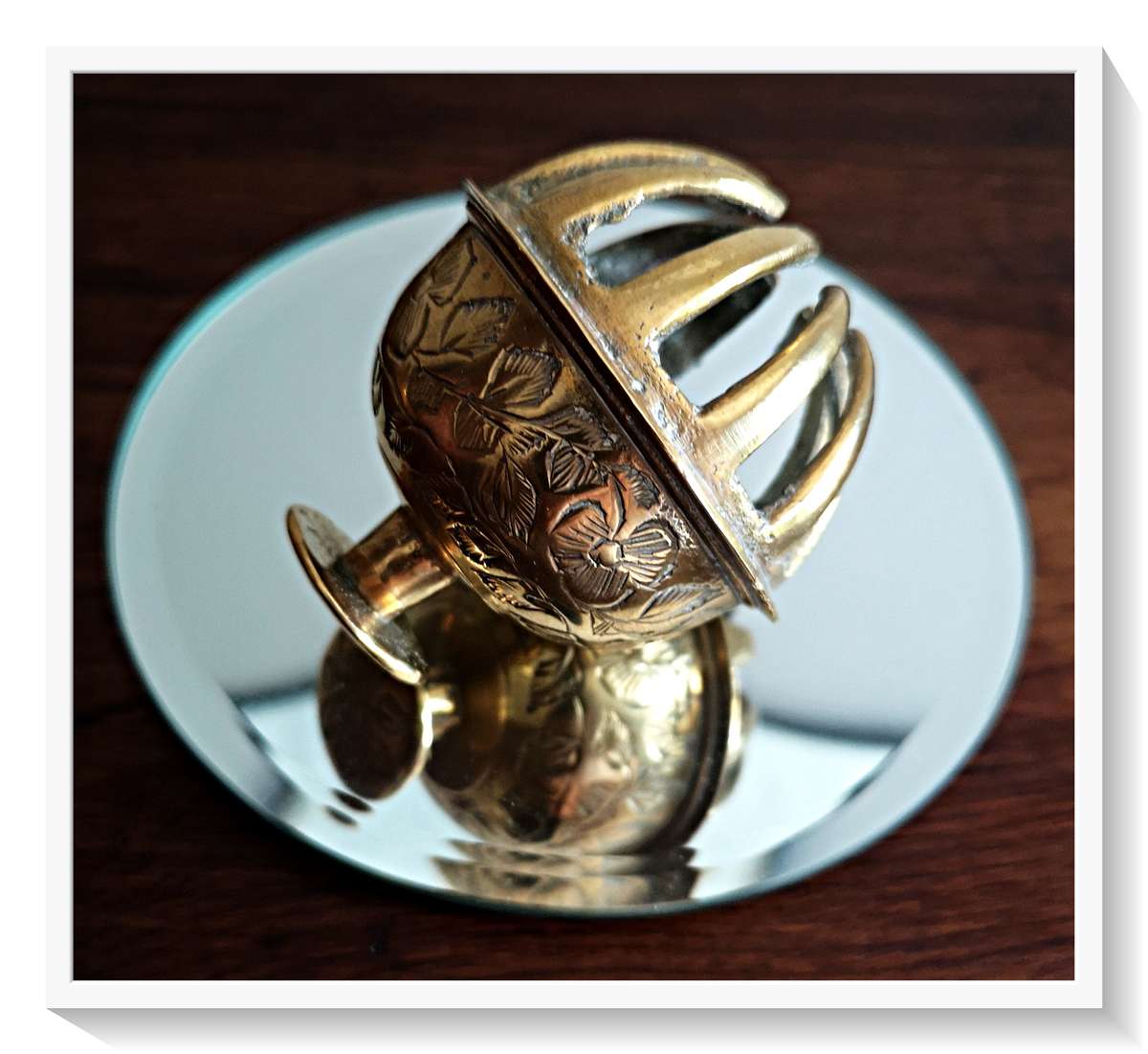Brass Elephant Bell - Gorgeous with all Tusks in Place - Needs a tiny bell can easily be fitted***