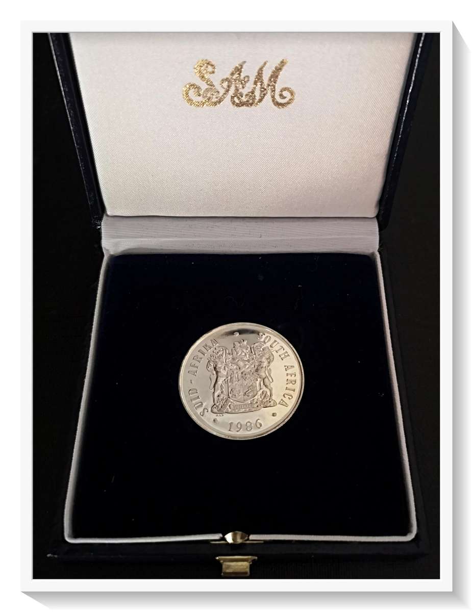 Silver One Rand Een Rand Coin - JOHANNESBURG 1886 to 1986 - 800 SILVER - Uncirculated - In SAM Box *